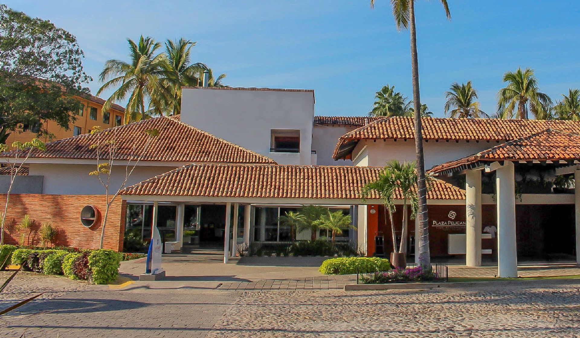 SEMANA SANTA PLAZA PELICANOS